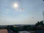 langit-Batam-Jumat-95-pagi-cerah-berawan.jpg