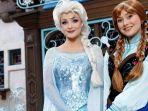 liburan-natal-di-hong-kong-disneyland-bertema-frozen-2.jpg