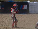 marc-marquez-mengalami-crash-di-tikungan-6-dalam-fp2-motogp-spanyol-2022.jpg