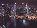 marina-bay-sands-di-singapura-saat-malam-hari.jpg