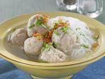 menu-buka-puasa-enak-bakso-daging-kuah-ketumbar-yang-gurih-ini-bikin-tak-sabar-untuk-disantap.jpg