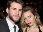 miley-cyrus-dan-liam-hemsworth-memutuskan-bercerai-setelah-kurang-dari-setahun-menikah.jpg