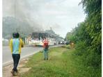 mobil-bus-pariwisata-terbakar_20161018_144443.jpg