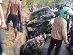 mobil-wakil-bupati-menabrak-polwan.jpg
