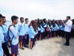 nurdin-basirun-dan-pelajar-di-bintan.jpg