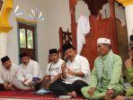 nurdin-saat-berbincang-dengan-jemaah-masjid.jpg