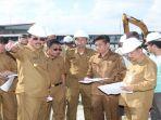 nurdin-tinjau-proyek-pembangunan-kawasan-gurindam-12.jpg