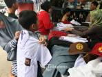 orang-tua-belanja-seragam-sekolah_20160715_142753.jpg