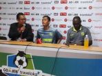 pelatih-barito-putera-jacksen-f-tiago_20170505_145812.jpg