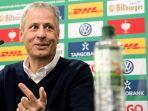 pelatih-borussia-dortmund-lucien-favre.jpg
