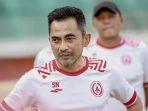 pelatih-pss-sleman-seto-nurdiantoro-jelang-vs-persebaya-liga-1-2022.jpg