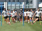 pemain-juventus-menjalani-latihan-di-pusat-latihan-jtc-continassa.jpg