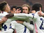 pemain-real-madrid-luka-modrid-selebrasi-bersama-setelah-gol-eden-hazard.jpg