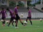 pemain-timnas-u23-indonesia-menjalani-latihan-jelang-piala-aff-u23.jpg