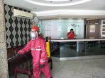 penyemprotan-disinfektan-di-kecamatan-karimun-kepri.jpg