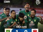 persebaya-surabaya-sementara-berhasil-unggul-atas-psm-makassar-di-babak-pertama-bri-liga-1.jpg