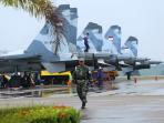 pesawat-temput-sukhoi-di-bandara-hang-nadim_20150922_080940.jpg