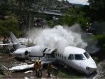 pesawat-yang-terbelah-setelah-tergelincir-di-bandara-toncontin-honduras_20180523_141228.jpg