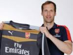 petr-cech-dengan-jersey-arsenal_20150702_070834.jpg