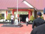 pjs-bupati-bintan-pimpin-apel-di-polres-bintan.jpg