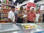 polsek-balai-karimun-turun-ke-mini-market.jpg