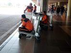 porter-bandara-hang-nadim-batam-gelisah.jpg