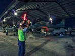 proses-persiapan-terbang-malam-tni-au.jpg
