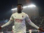 rafael-leao-mencetak-gol-keempatnya-untuk-ac-milan-di-liga-italia-2021-2022.jpg