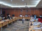 rapat-dengan-komisi-e.jpg