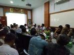 rapat-taksi-online-dan-taksi-konvensional.jpg