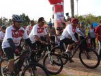 ribuan-peserta-sepeda-nusantara_20181007_102043.jpg