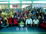 rudi-bersama-peserta-bola-voli-se-kota-batam_20151101_074206.jpg