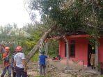 salah-satu-rumah-warga-yang-terdampak-puting-beliung.jpg