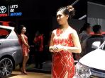 sales-promotion-girl-spg-di-booth-toyota_20170428_134720.jpg