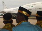 saudi-arabian-airlines-boeing-747-400-bandara-internasional-hang-nadim_20160819_122610.jpg