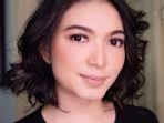 selvi-ananda-tetap-tampil-sederhana-dengan-fashion-item-murah.jpg