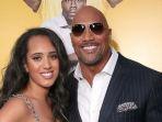simone-g-johnson-bersama-sang-ayah-dwayne-johnson.jpg