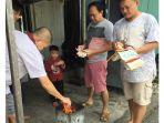suasana-bakar-kertas-uang-di-keluarga-ahie2.jpg