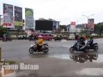 suasana-lalu-lintas-di-simpang-panbil-senin-13112017-pagi_20171113_081356.jpg