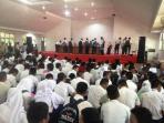 suasana-penerimaan-calon-murid-baru-smkn-1-batam_20160613_162052.jpg