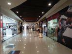 suasana-pengunjung-di-nagoya-hill-mall-batam-terpantau-sepi-kamis-1932020.jpg