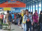 suasana-penumpang-di-pelabuhan-sri-bintan-pura-tanjungpinang_20151228_201306.jpg
