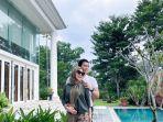 syahrini-dan-reino-barack-liburan-di-rumah-mewahnya-di-bogor.jpg