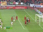 tandukan-marko-simic-ke-gawang-mitra-kukar.jpg