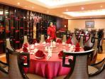 tatanan-meja-restoran-di-swiss-belhotel-harbour-bay-batam_20160405_095814.jpg