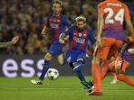 tendangan-gol-lionel-messi_20161020_075617.jpg