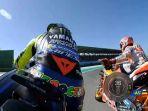 ternyata-reaksi-tangan-marc-marquez.jpg