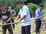 tim-terpadu-atb-menemukan-sambungan-pipa-ilegal_20180423_090241.jpg