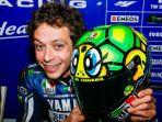 valentino-rossi-dengan-helm-edisi.jpg