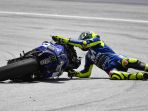 valentino-rossi-terjatuh-saat-balapan-di-motogp-malaysia_20181105_083009.jpg